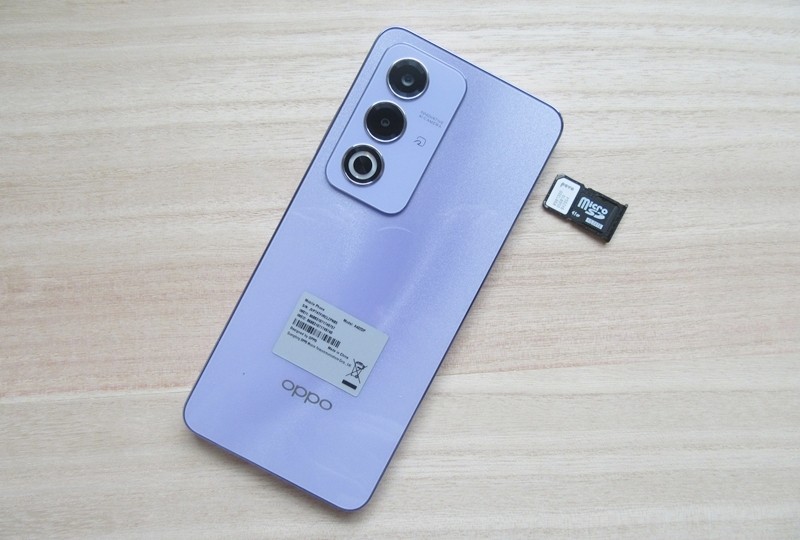 OPPO A3 5G 端末 SIMトレイ